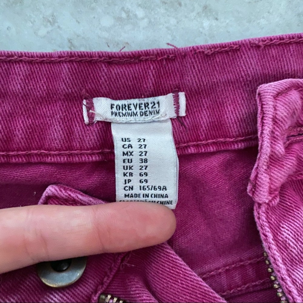 SMALL SHORTS - Picture 2 of 2